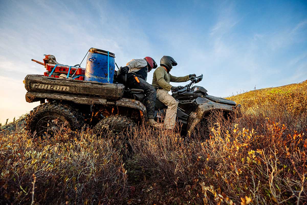 ORV MY26 OUT MAX 6x6 Backcountry StealthBlack Action 0699 RGB
